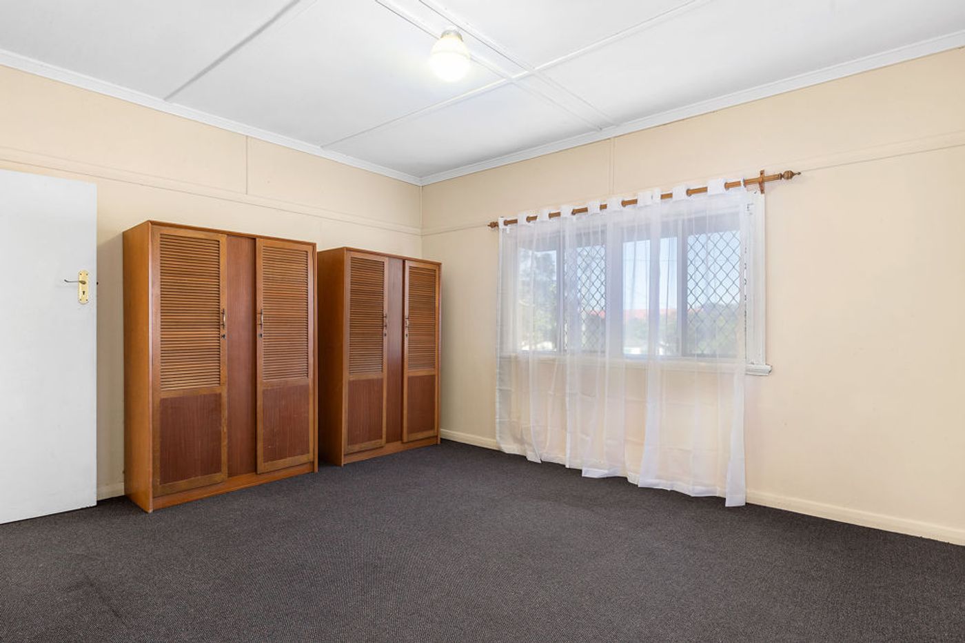 62 Ellen St, WOODY POINT QLD 4019 House Sold