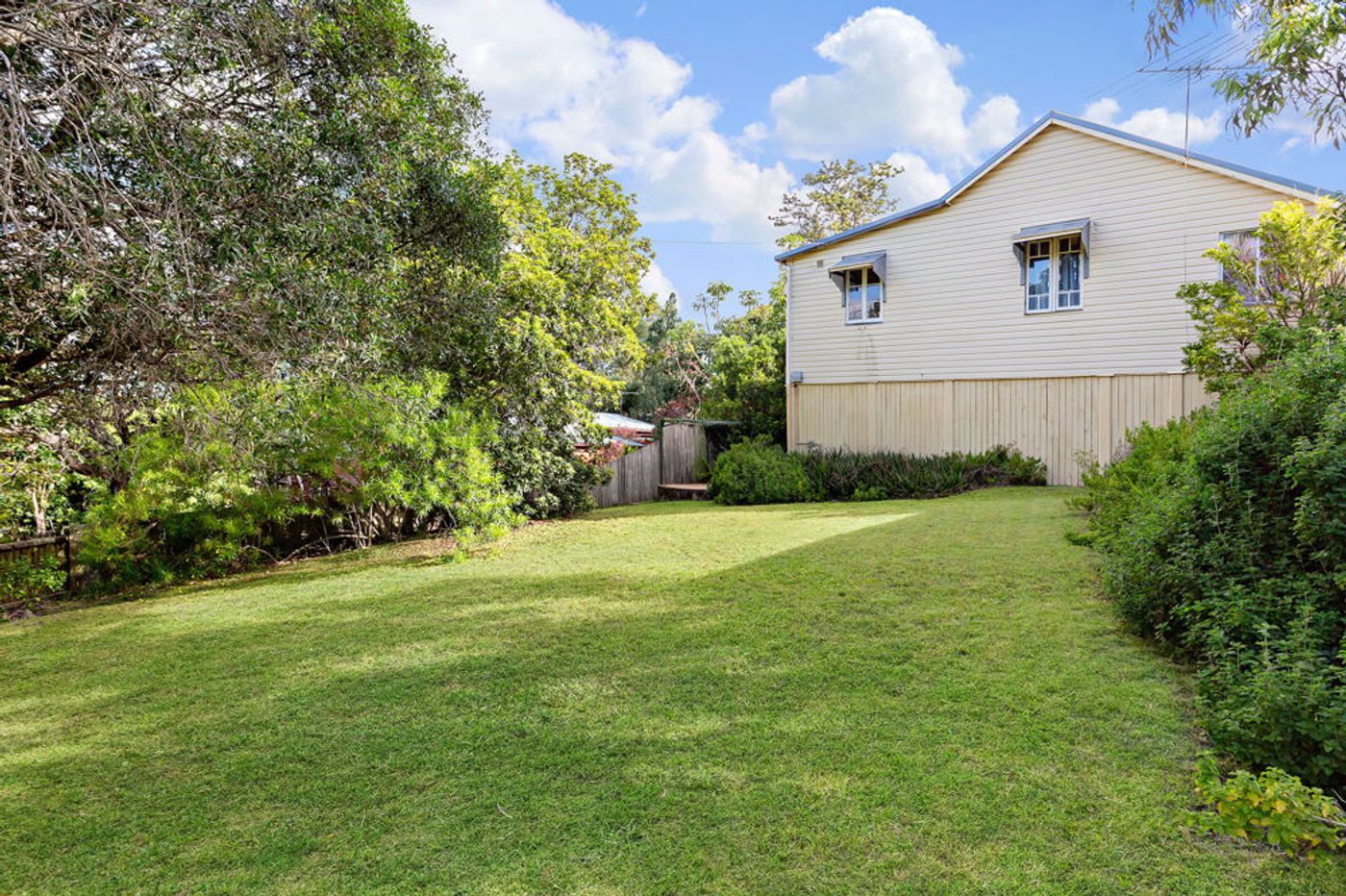 245 Oates Avenue, HOLLAND PARK QLD 4121 House Sold