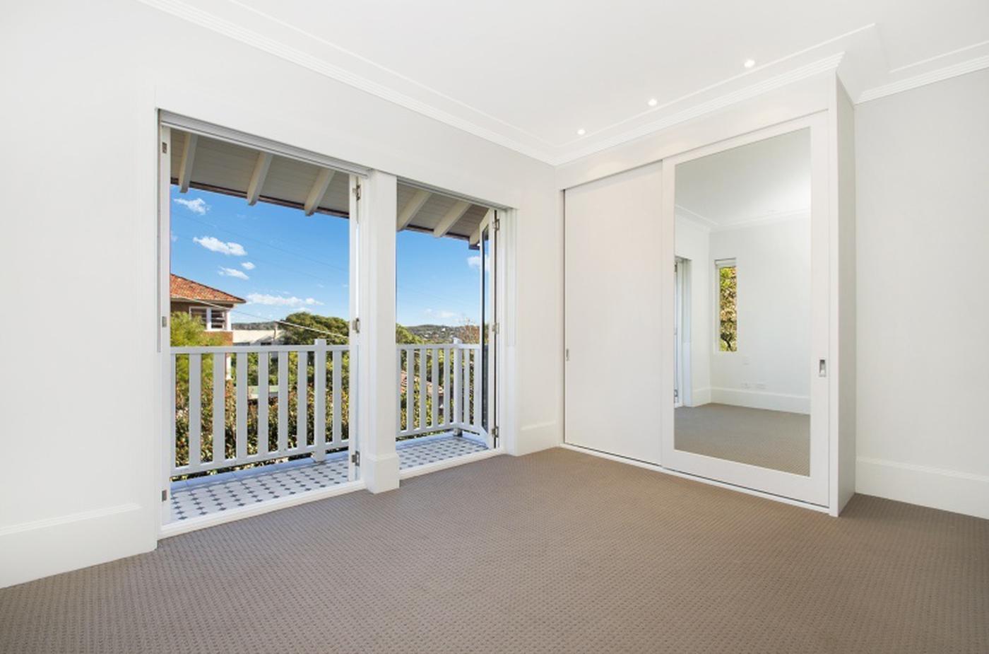 2/220 Sydney Road, Fairlight NSW 2094 Property Information