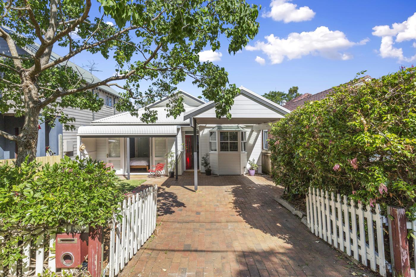 10 Wyuna Avenue, Freshwater NSW 2096 House Sold