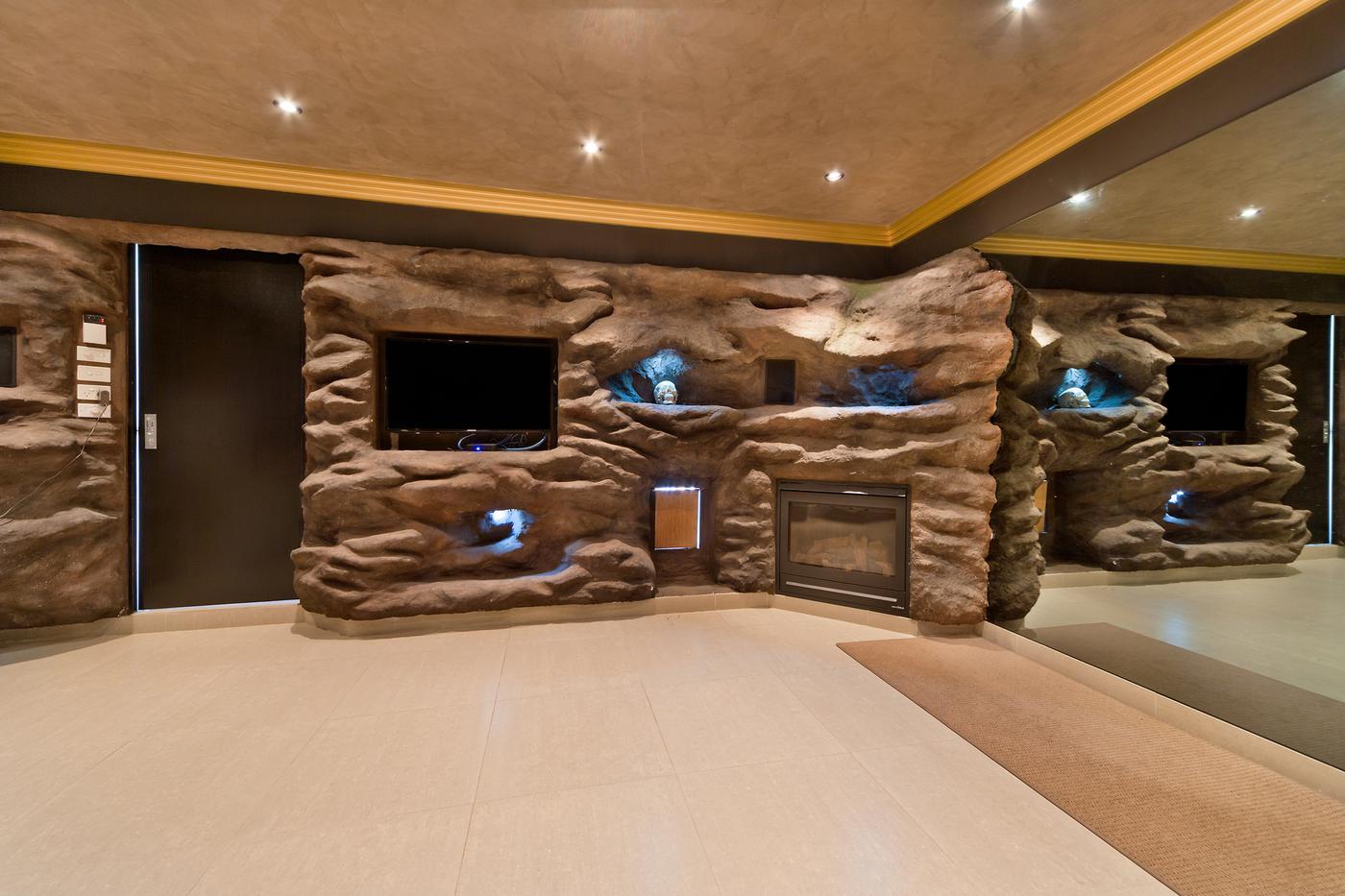 18 Whaddon Avenue, Dee Why NSW 2099 House Sold