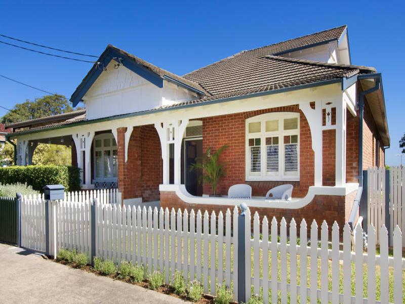 13 Crescent Street