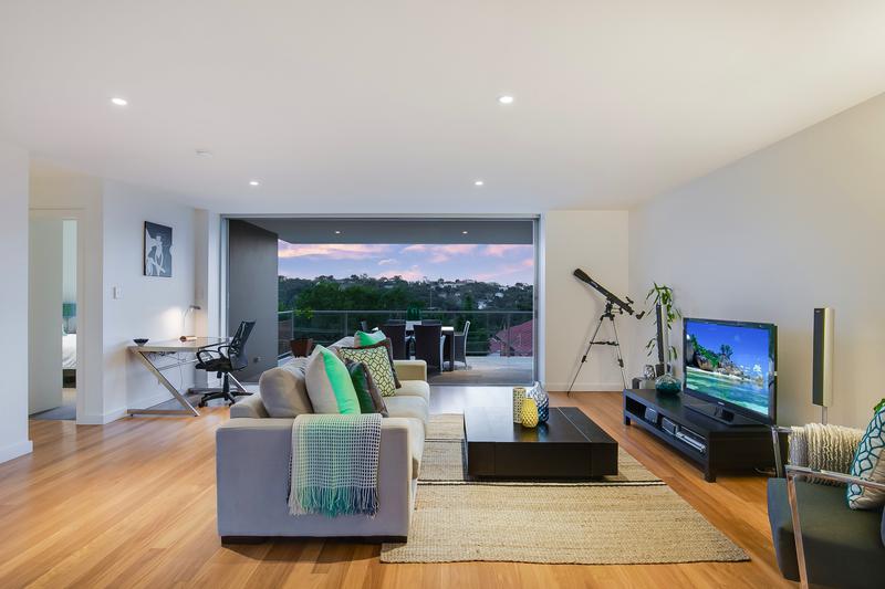 2/141 Griffiths Street