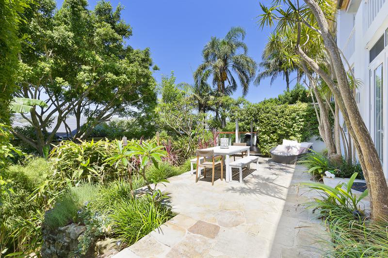 2/35 Lauderdale Avenue