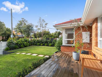 1/4 Poinciana Street
