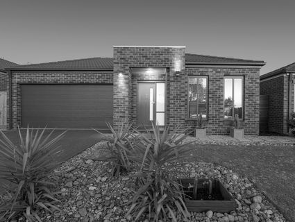 16 Black Gum Crescent, Cranbourne West, VIC, 3977