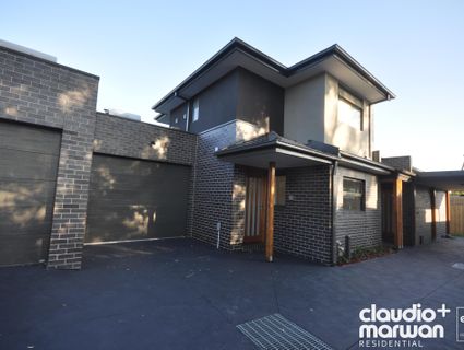 4/107 Essex Street