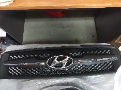 View Auto part Grille Hyundai Tucson 2005