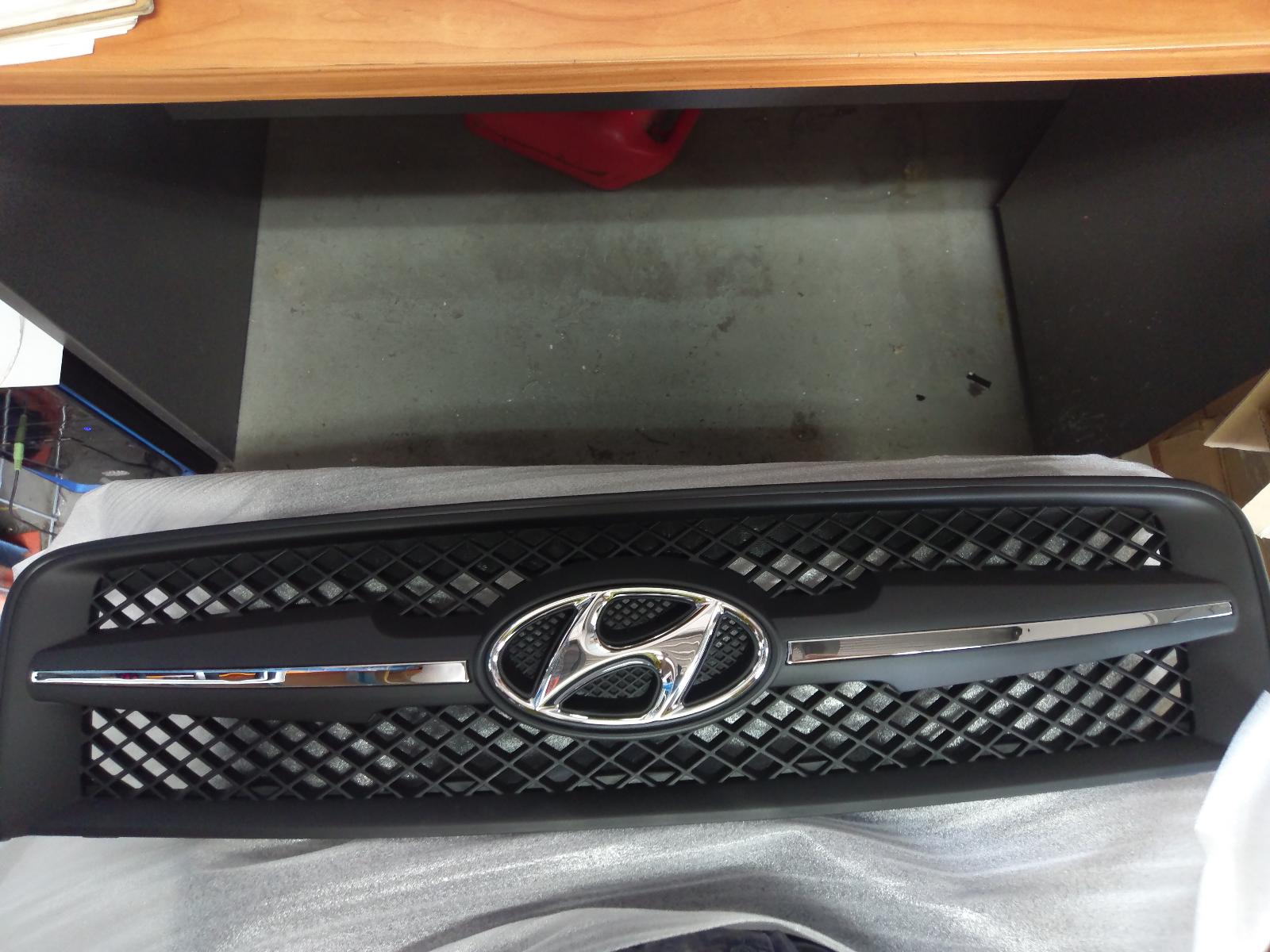 View Auto part Grille Hyundai Tucson 2005