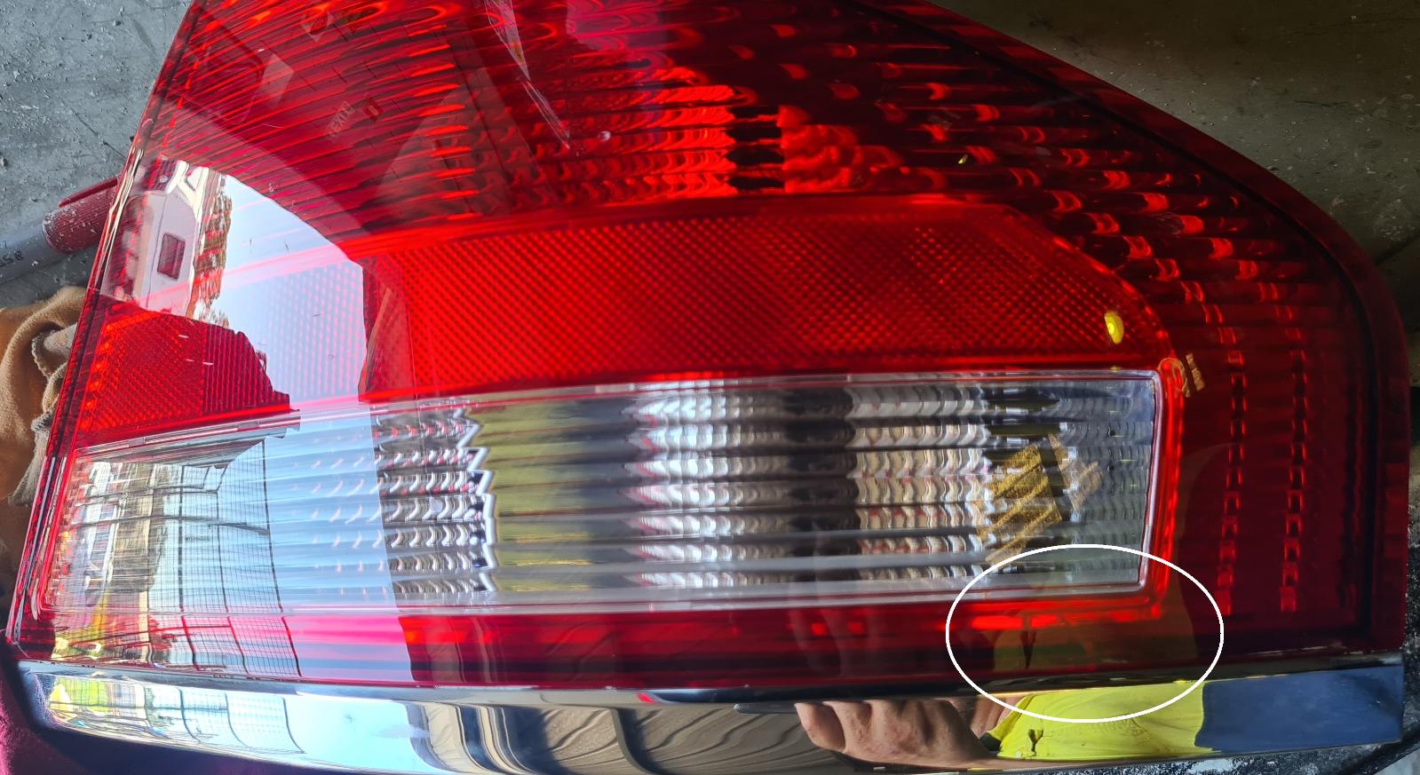 View Auto part Right Taillight Ford Falcon 2003