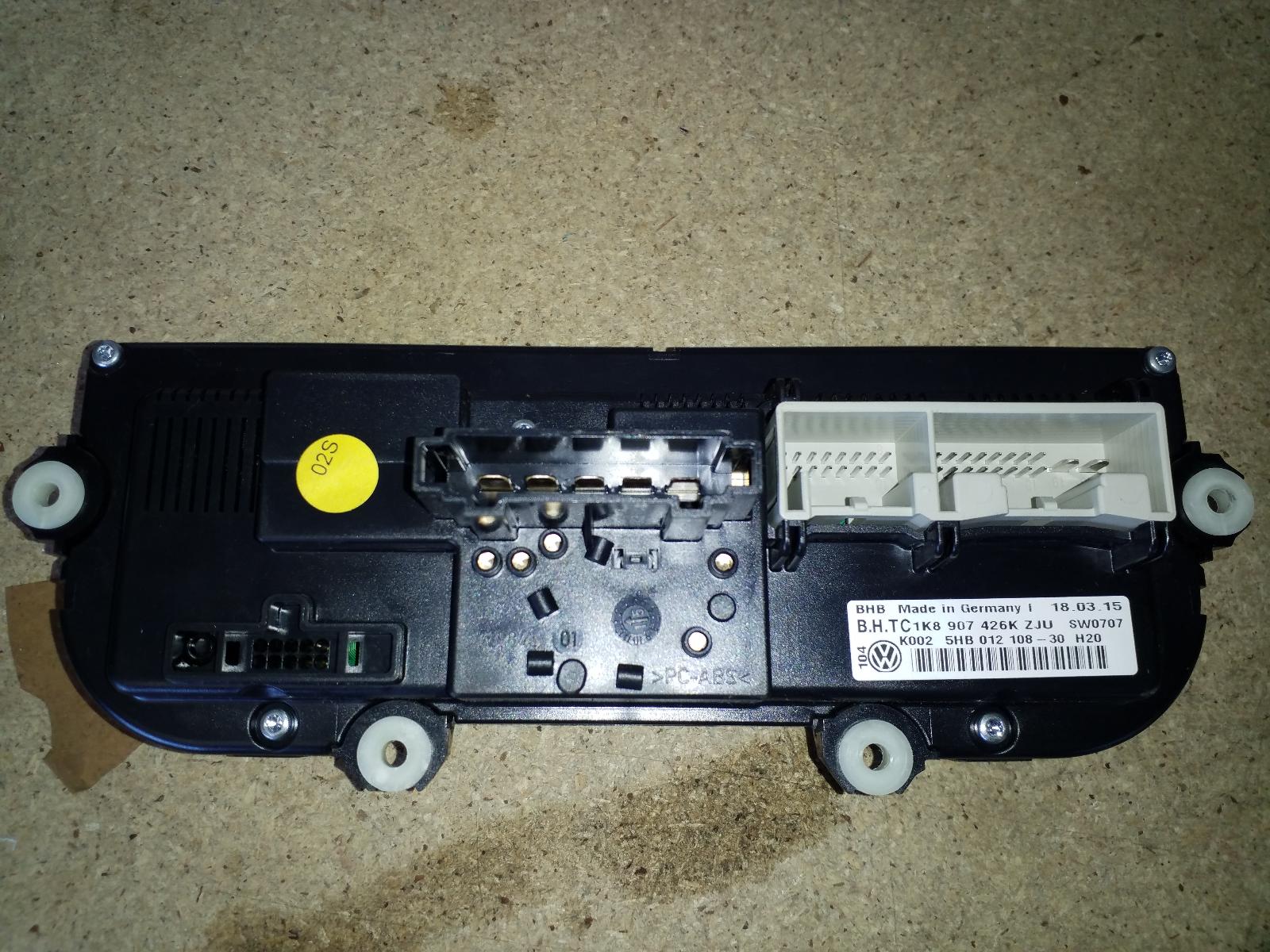 View Auto part Heater/Ac Controls Volkswagen Jetta 2015