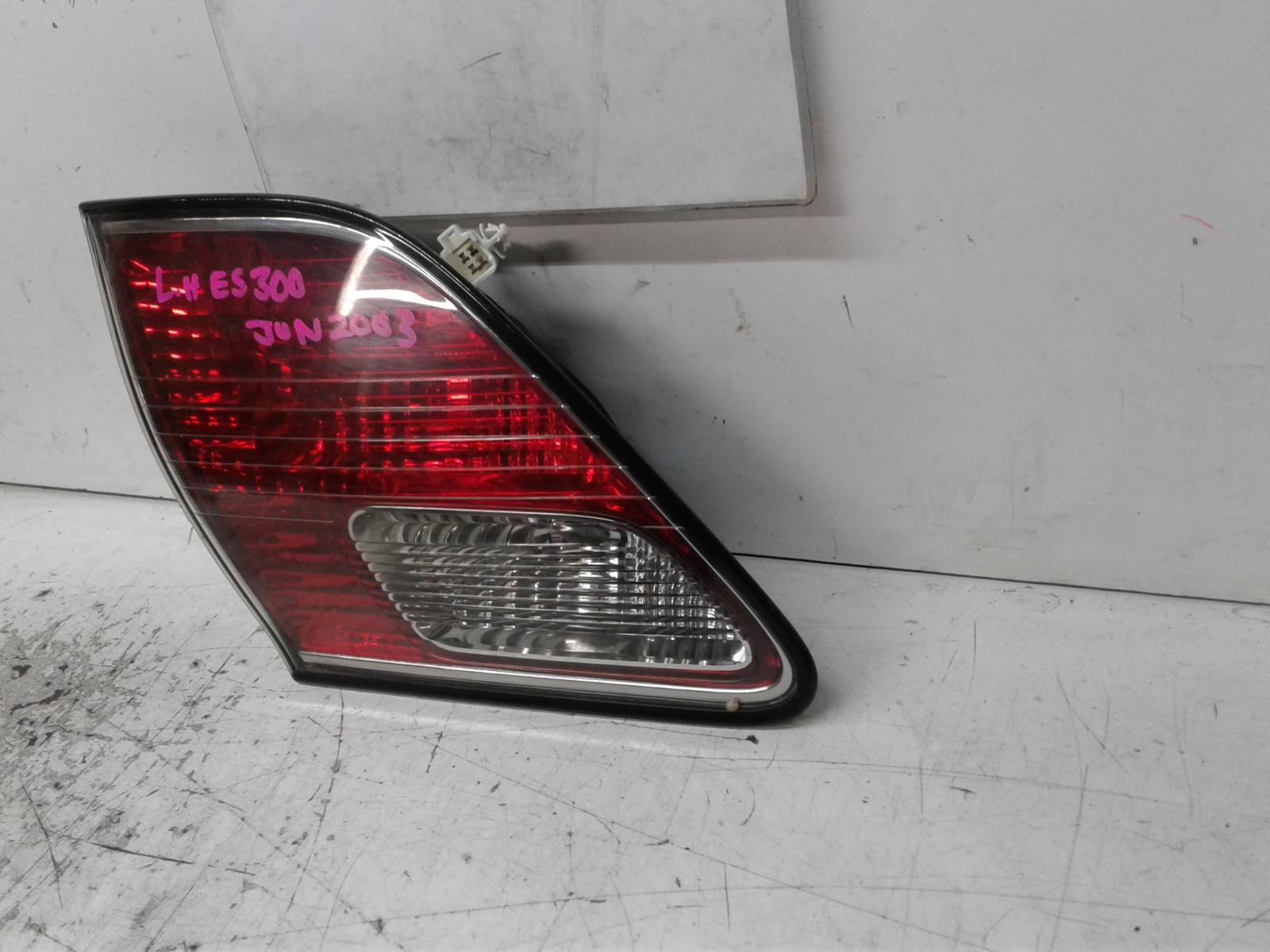 View Auto part Rear Garnish Lexus Es300 (92-05) 2003