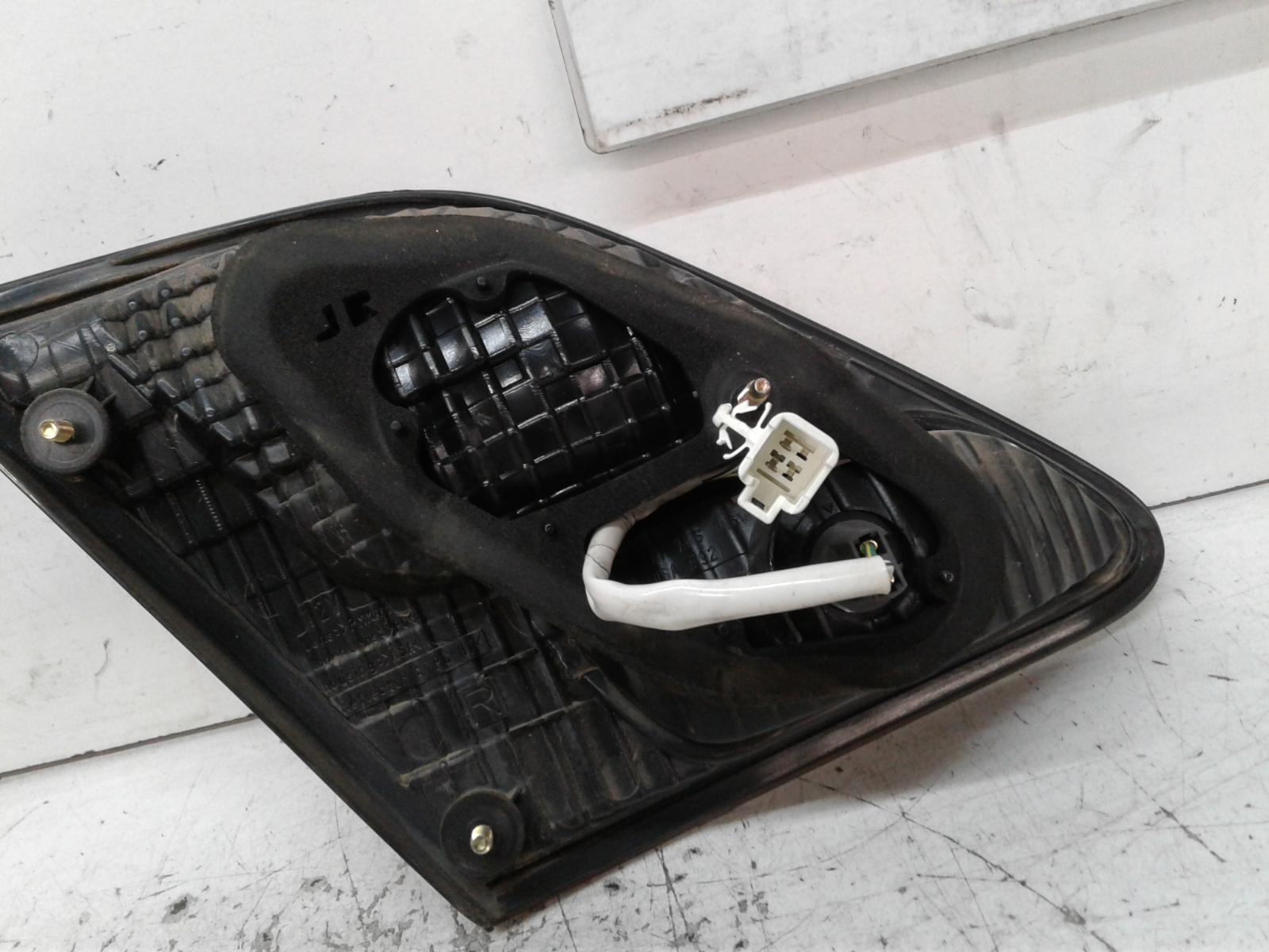 View Auto part Rear Garnish Lexus Es300 (92-05) 2003