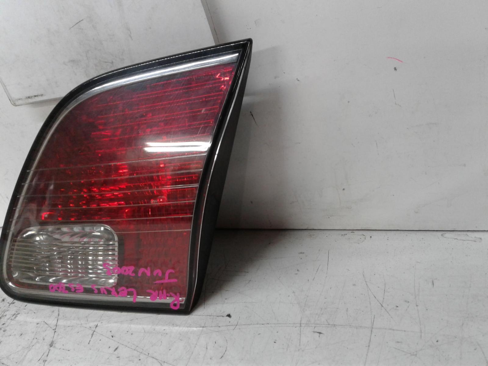 View Auto part Rear Garnish Lexus Es300 (92-05) 2003