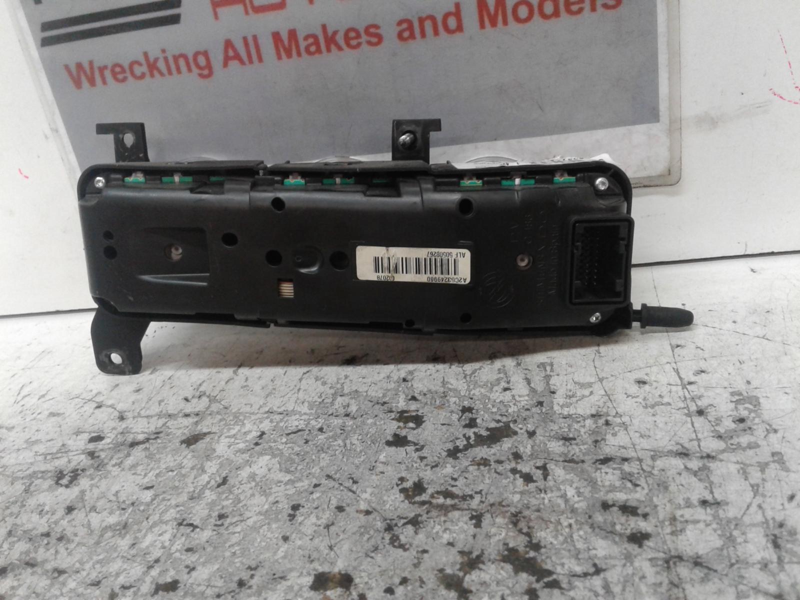 View Auto part Gauge Alfa Romeo 159 2009