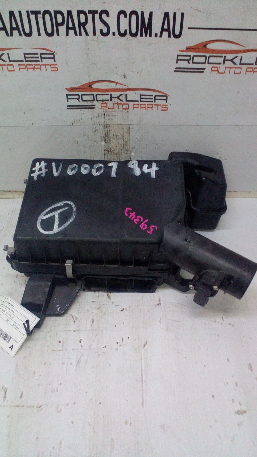 View Auto part Air Cleaner/Box Mitsubishi Outlander 2014