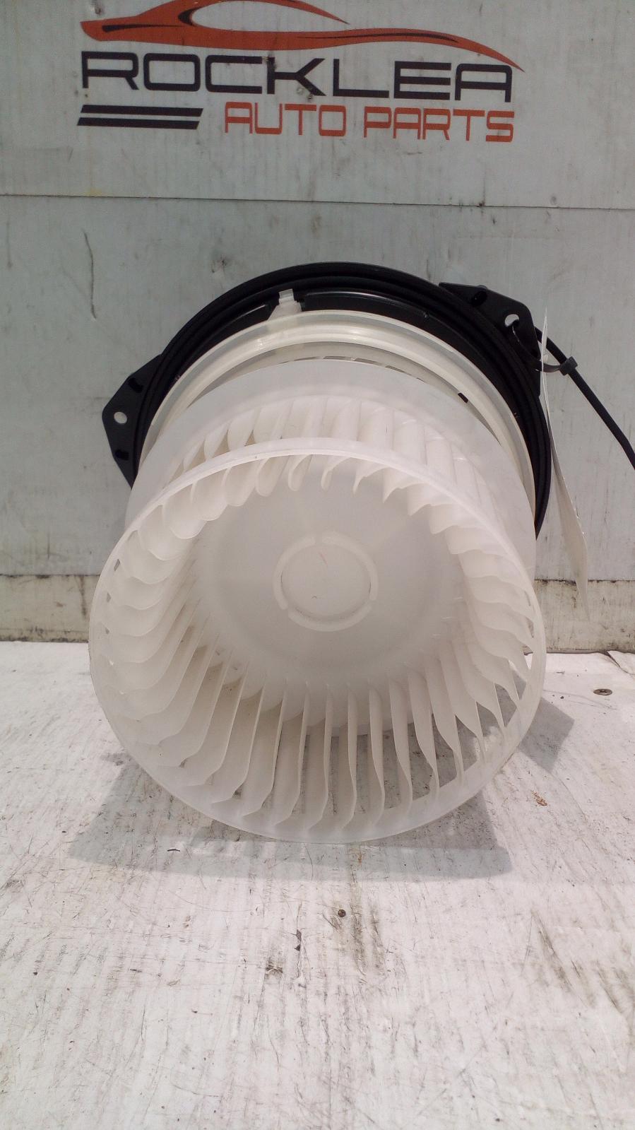 View Auto part Heater Fan Motor Toyota Corolla 2020