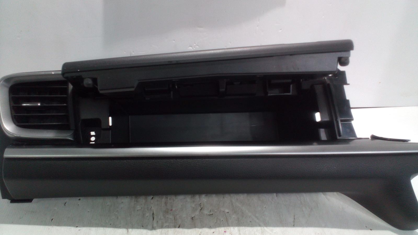 Glove Box Bt50 Mazda 2021
