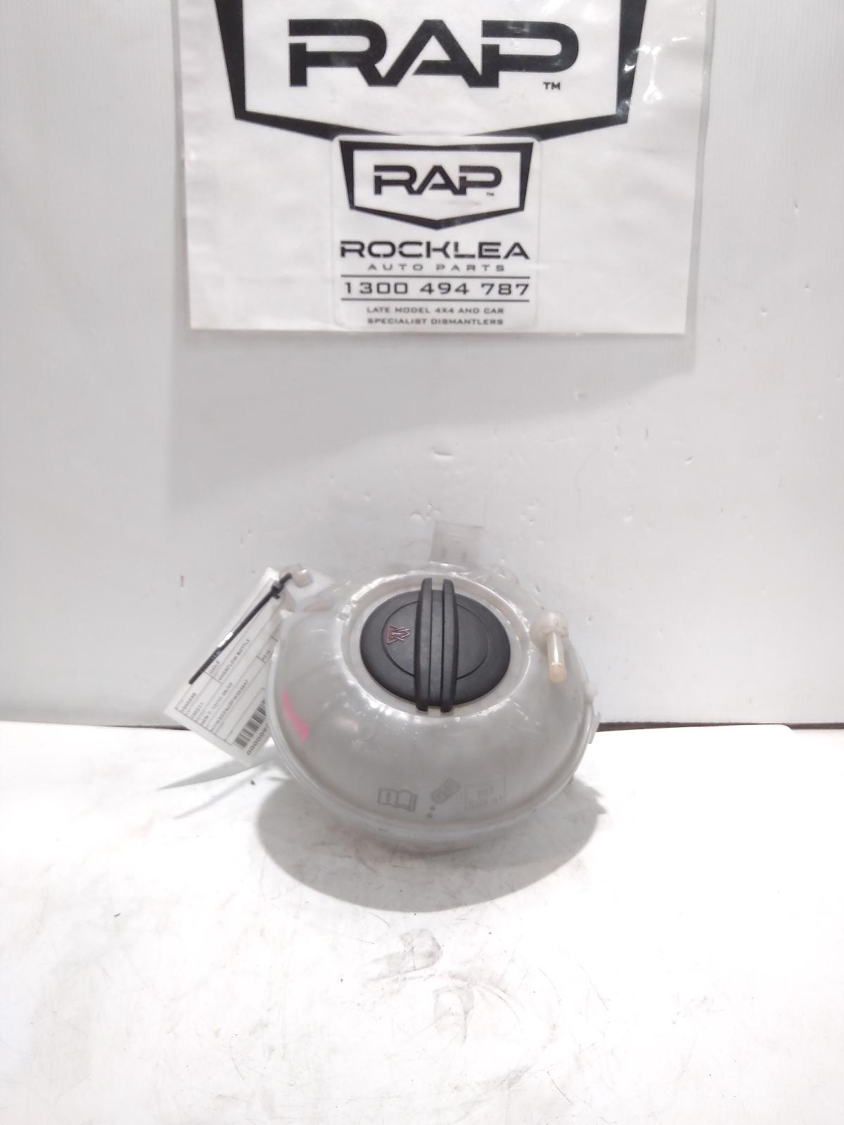 View Auto part Overflow Bottle Volkswagen Golf 2015