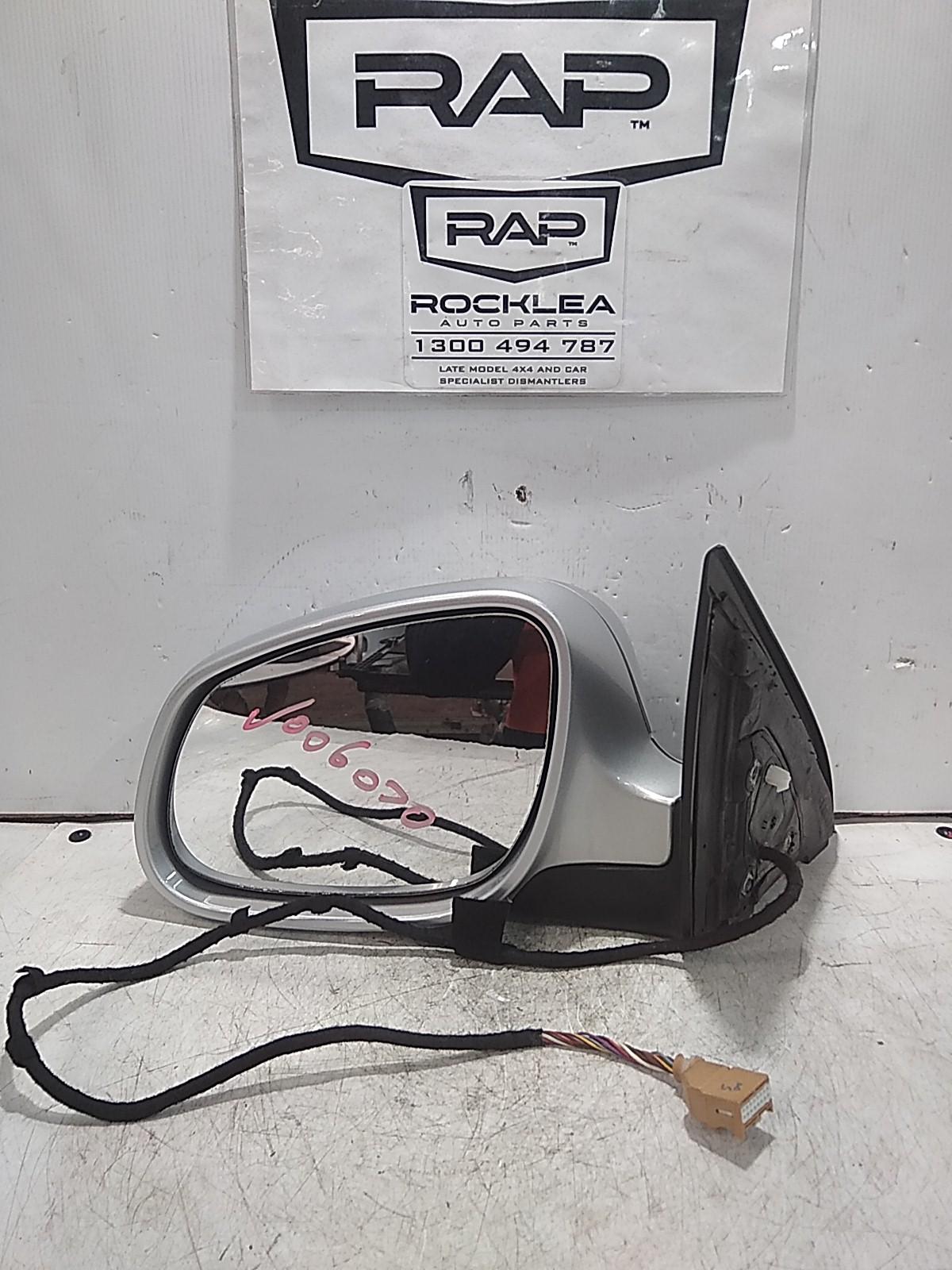 2003 Porsche Cayenne Left Door Mirror View Auto part Left Door Mirror Porsche Cayenne 2003