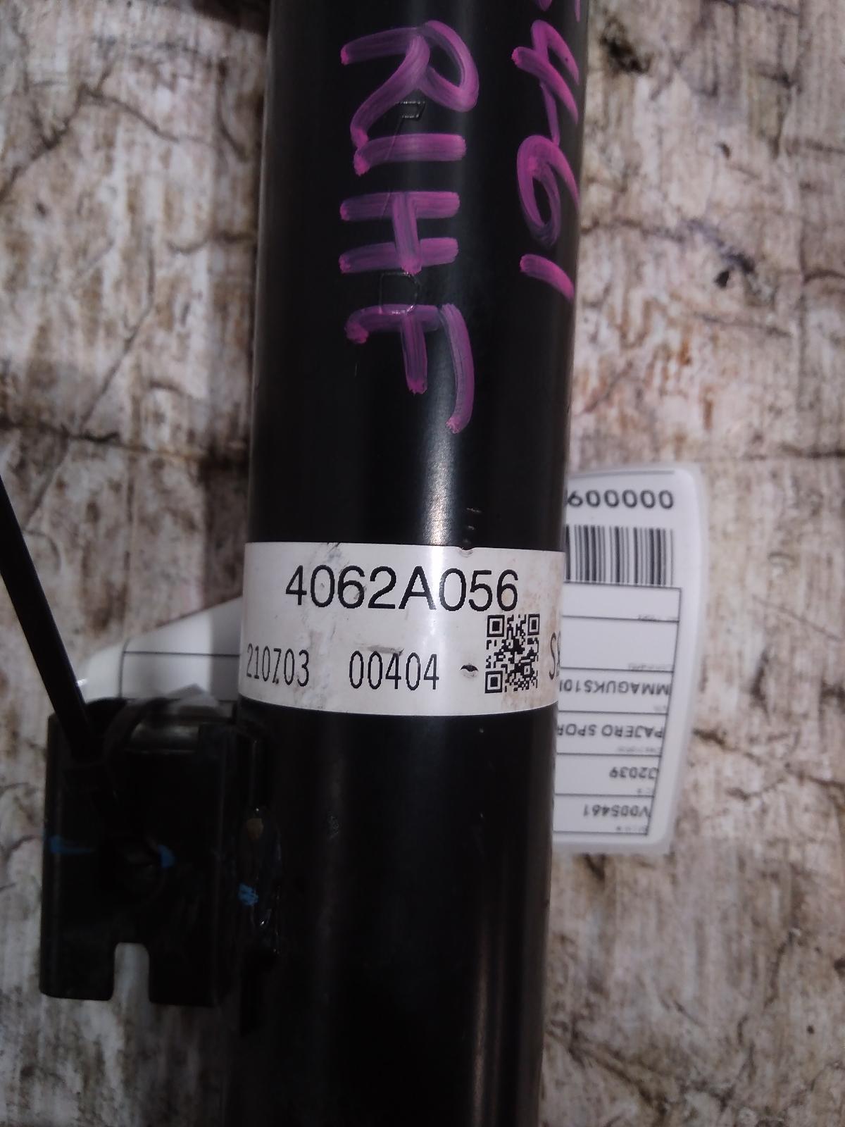 View Auto part Right Front Strut Mitsubishi Pajero 2021