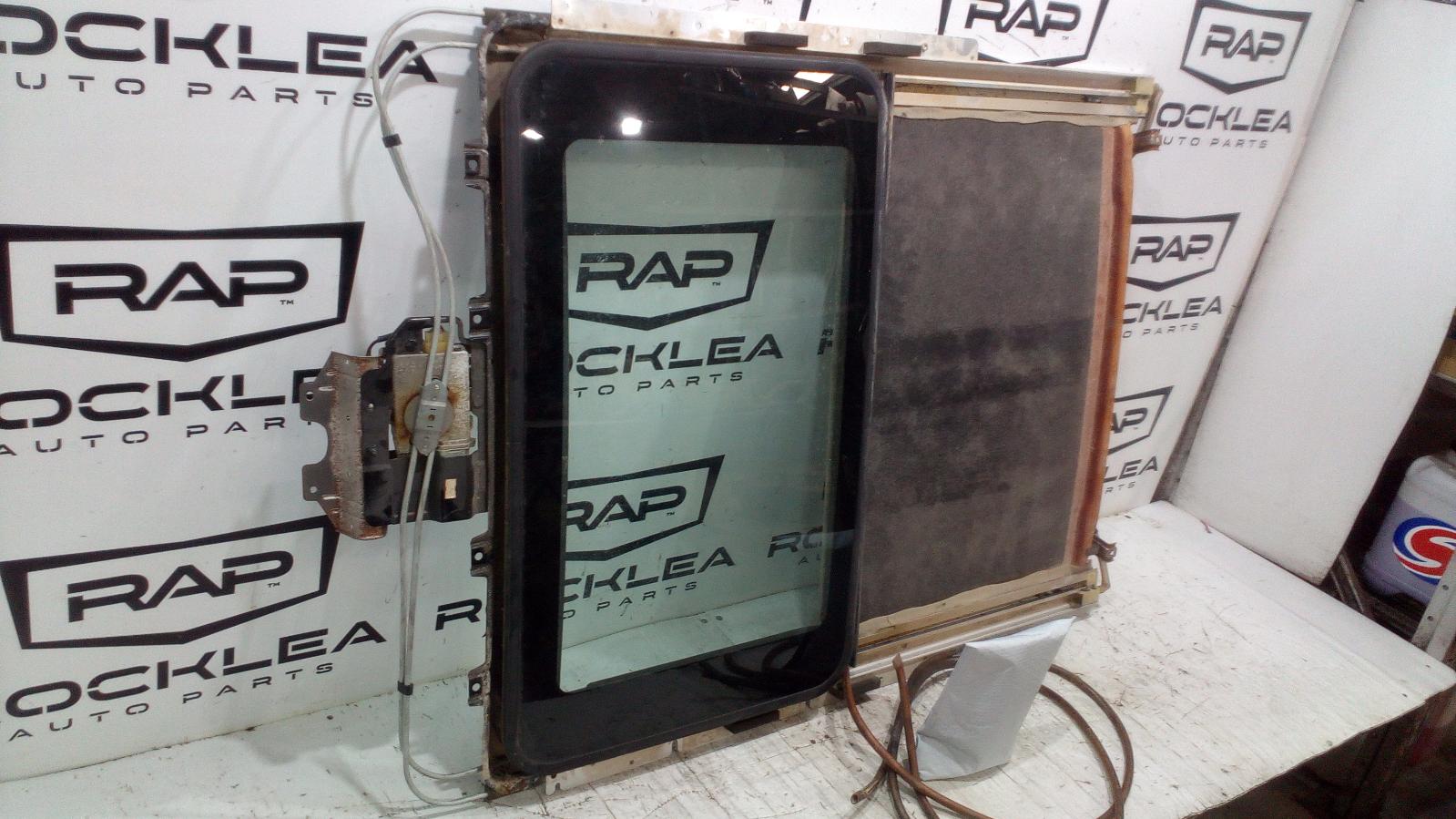 2010 Nissan Patrol Roof Glass/Sunroof/T View Auto part Roof Glass/Sunroof/T Nissan Patrol 2010