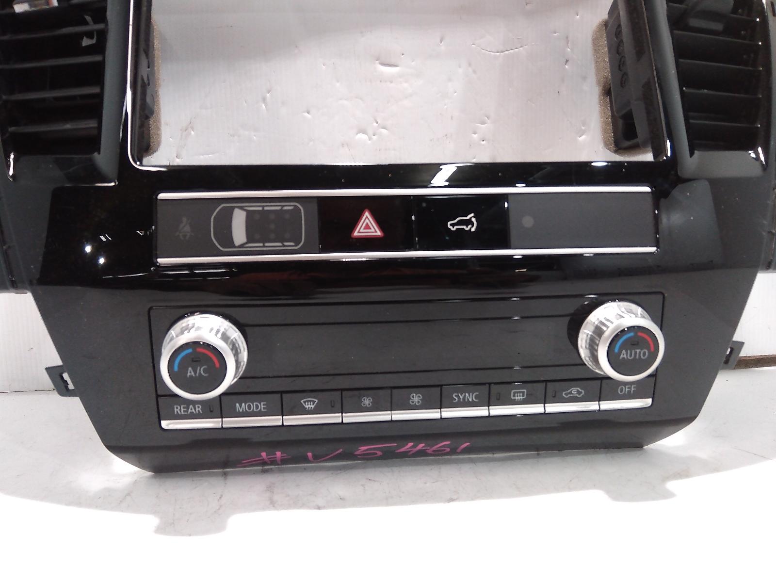 View Auto part Heater/Ac Controls Mitsubishi Pajero 2021