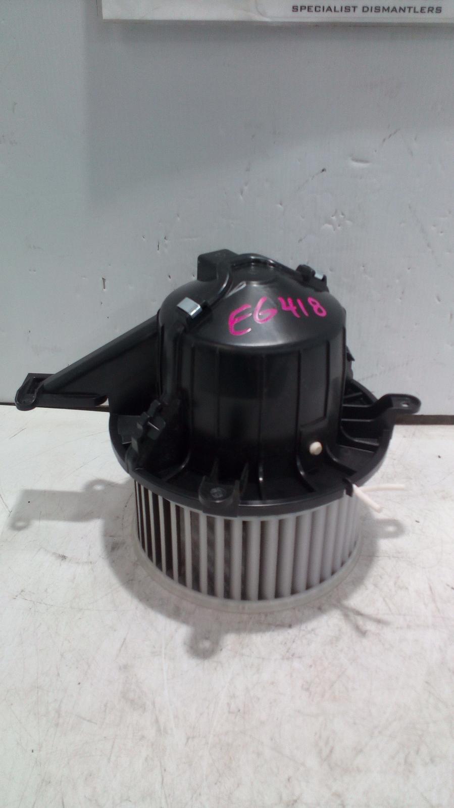 View Auto part Heater Fan Motor Mercedes Vito 2017