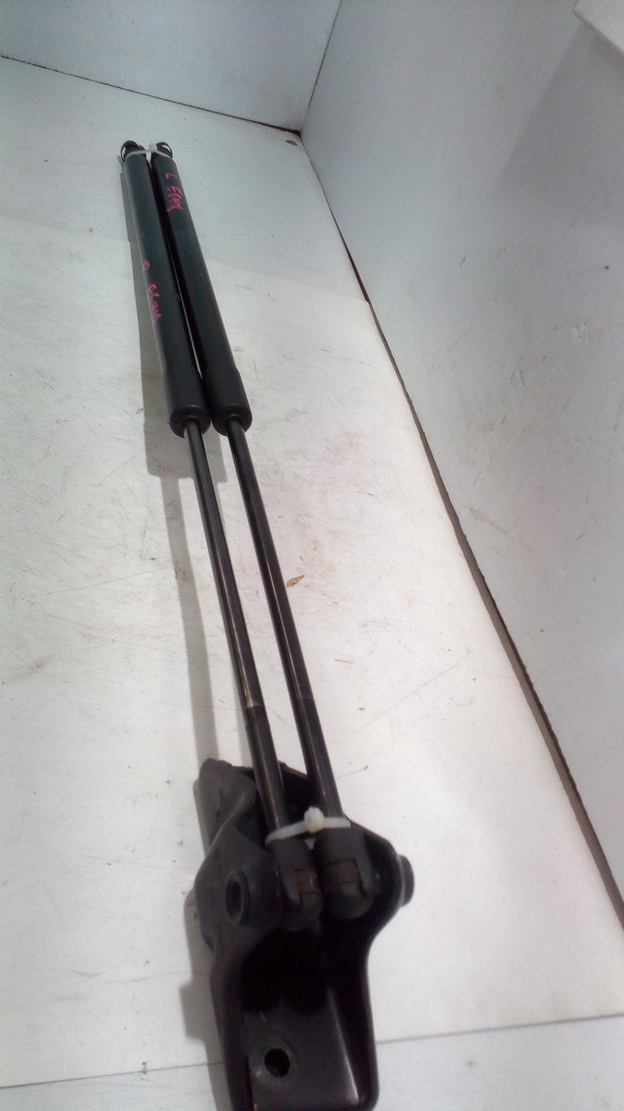 View Auto part Hatch Strut Mercedes Vito 2017