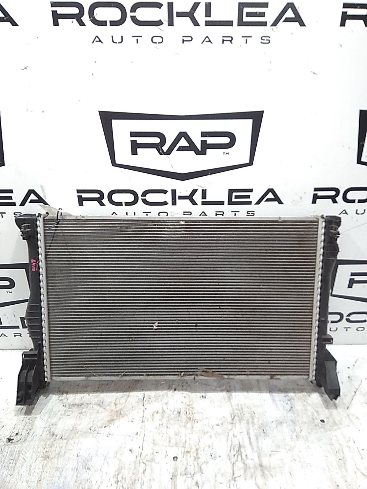 View Auto part Radiator Mercedes Vito 2017