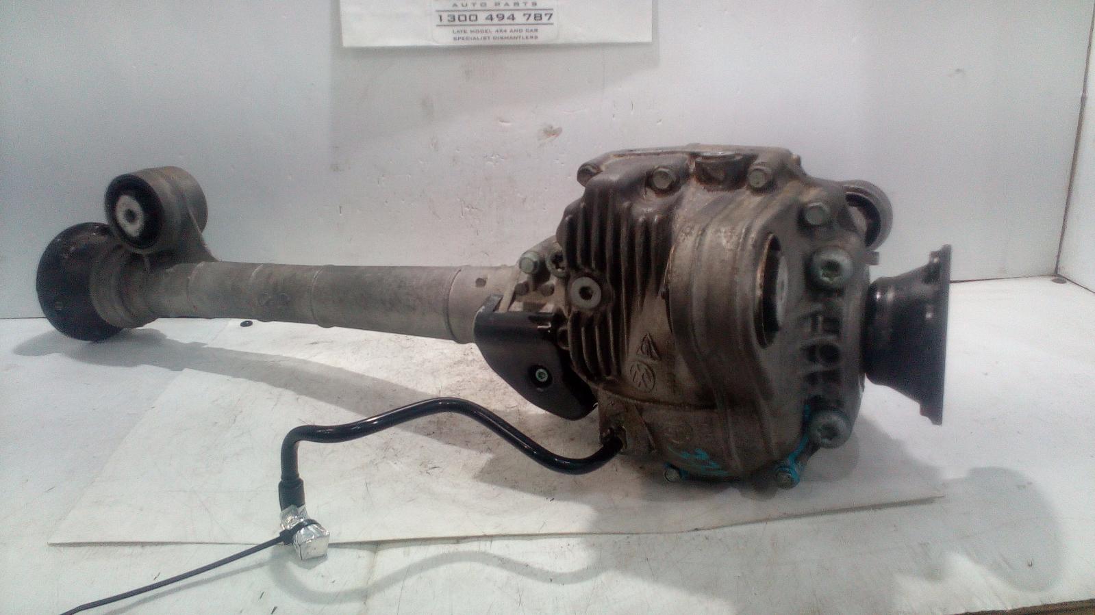 2003 Porsche Cayenne Differential Centre View Auto part Differential Centre Porsche Cayenne 2003