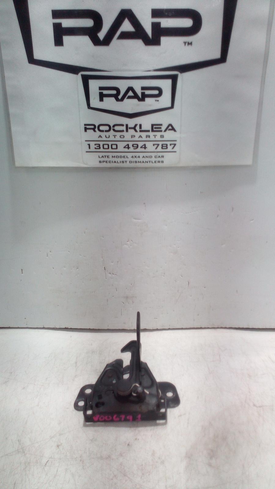 View Auto part Bonnet Lock/Support Mg Mg3 2020