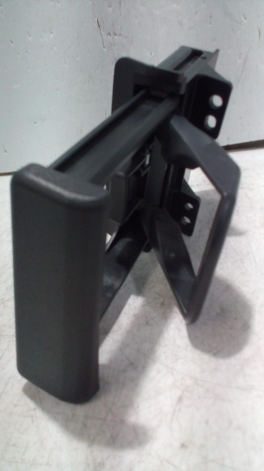 View Auto part Trim Panel Toyota Hilux 2006