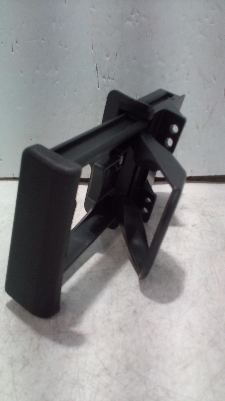 View Auto part Trim Panel Toyota Hilux 2006