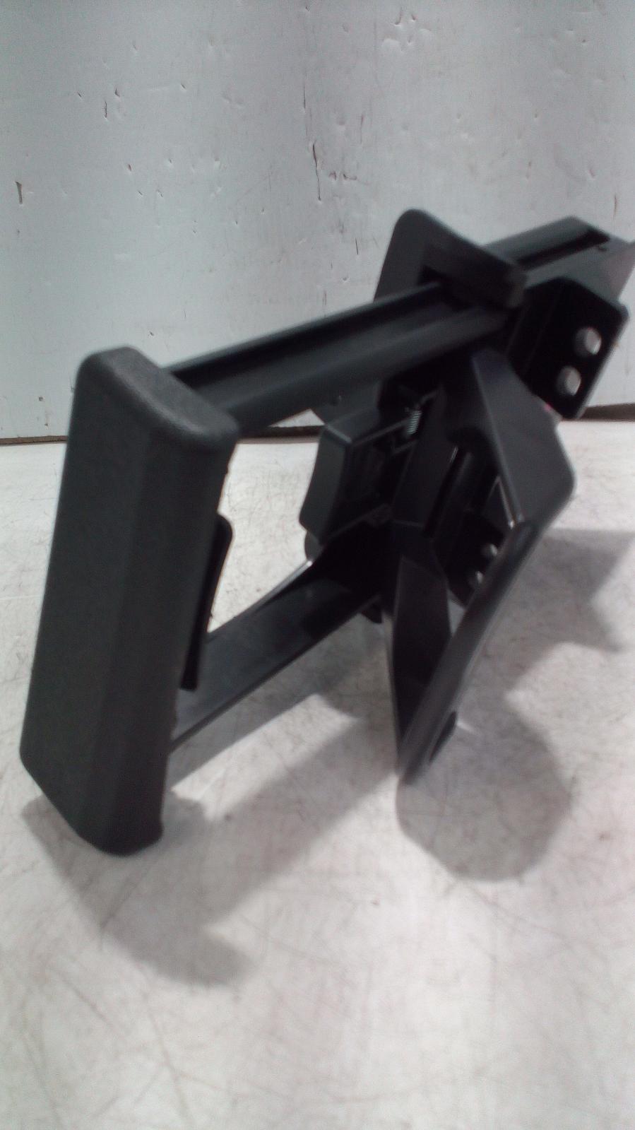 View Auto part Trim Panel Toyota Hilux 2006