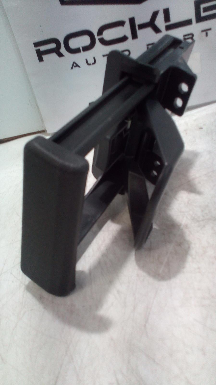 View Auto part Trim Panel Toyota Hilux 2006