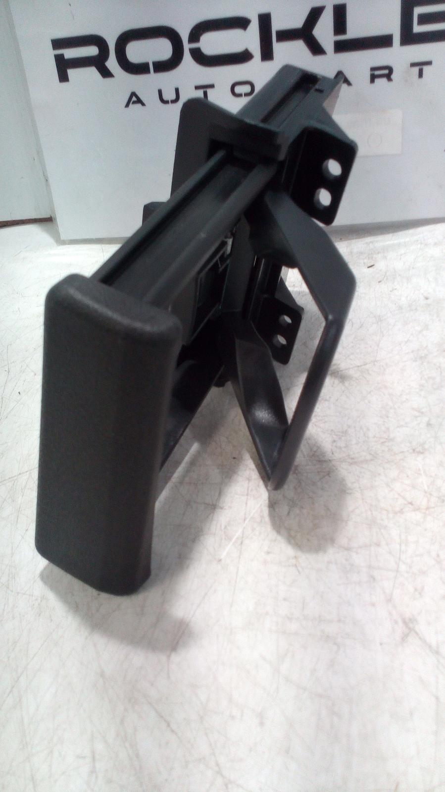 View Auto part Trim Panel Toyota Hilux 2006