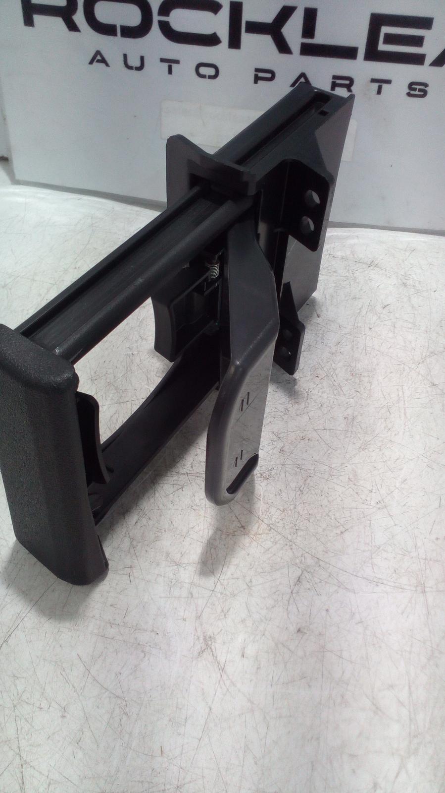 View Auto part Trim Panel Toyota Hilux 2006