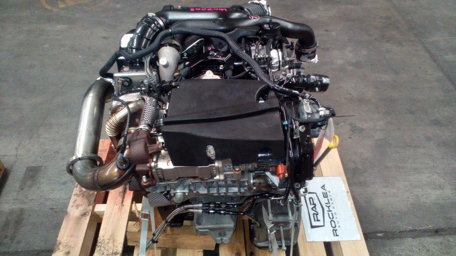 View Auto part Engine Chrysler 300c 2013
