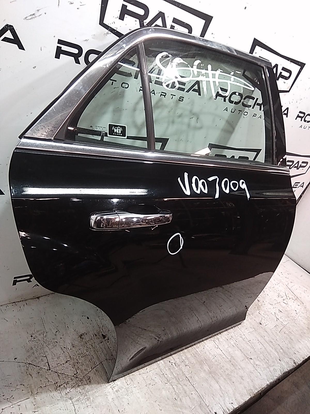 View Auto part Right Rear Door Sliding Chrysler 300c 2013