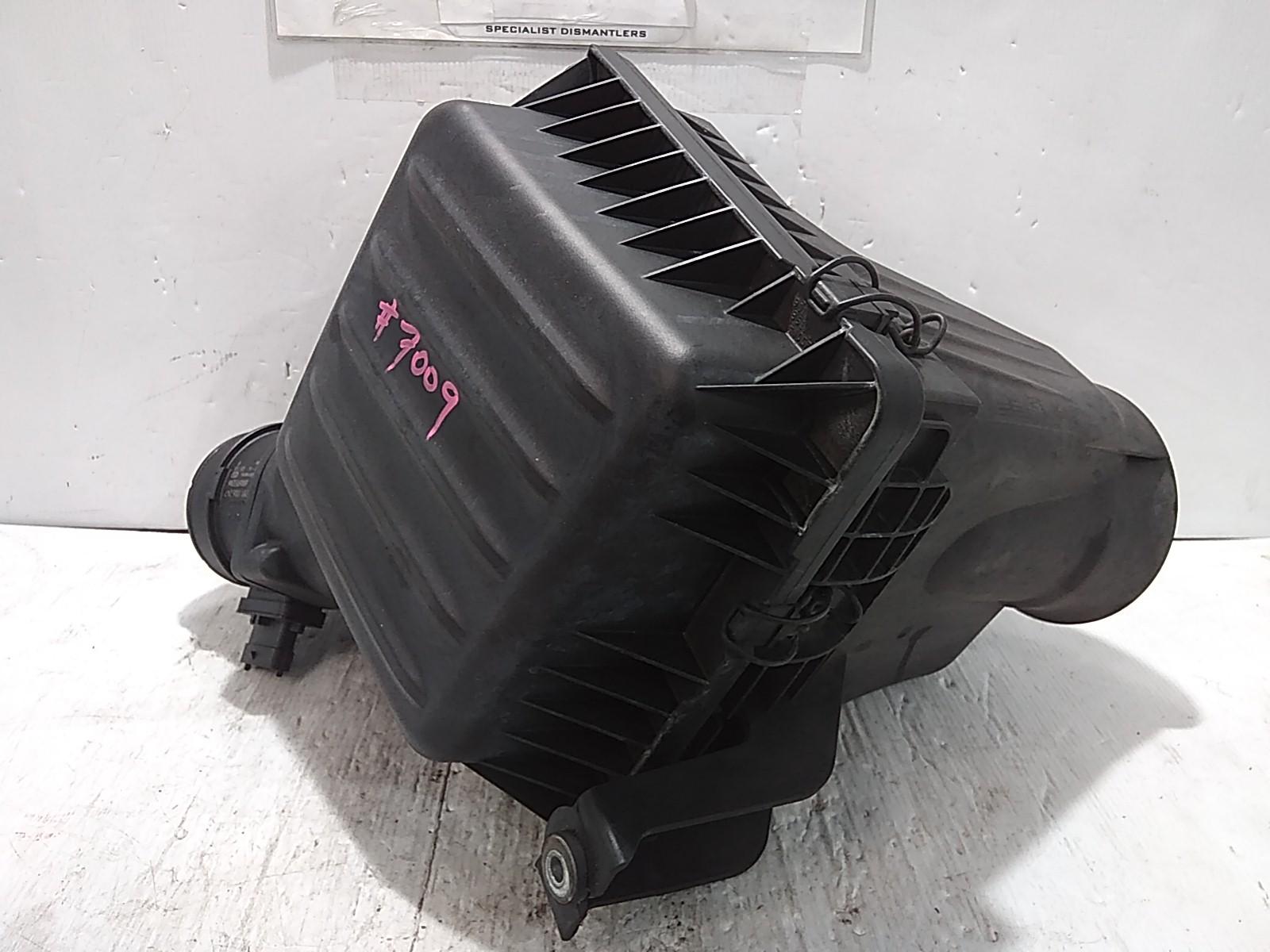 2013 Chrysler 300c Air Cleaner/Box View Auto part Air Cleaner/Box Chrysler 300c 2013