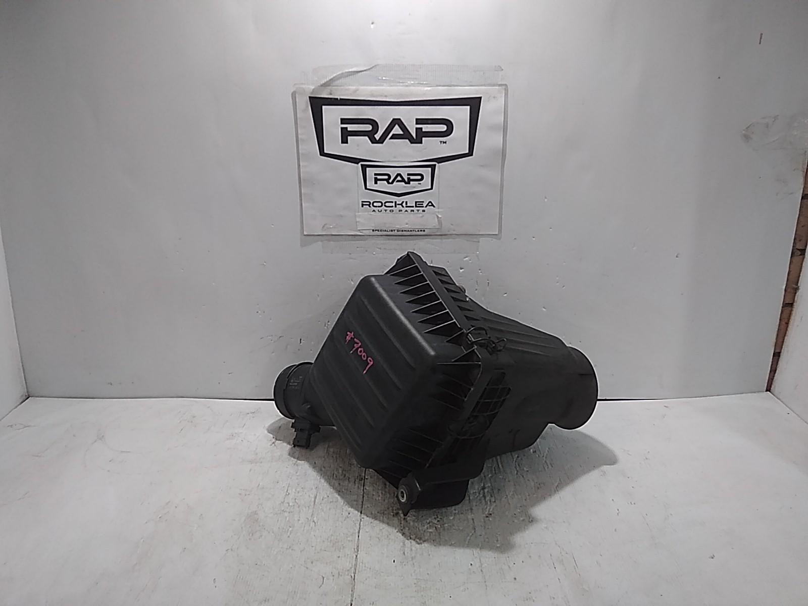 2013 Chrysler 300c Air Cleaner/Box View Auto part Air Cleaner/Box Chrysler 300c 2013