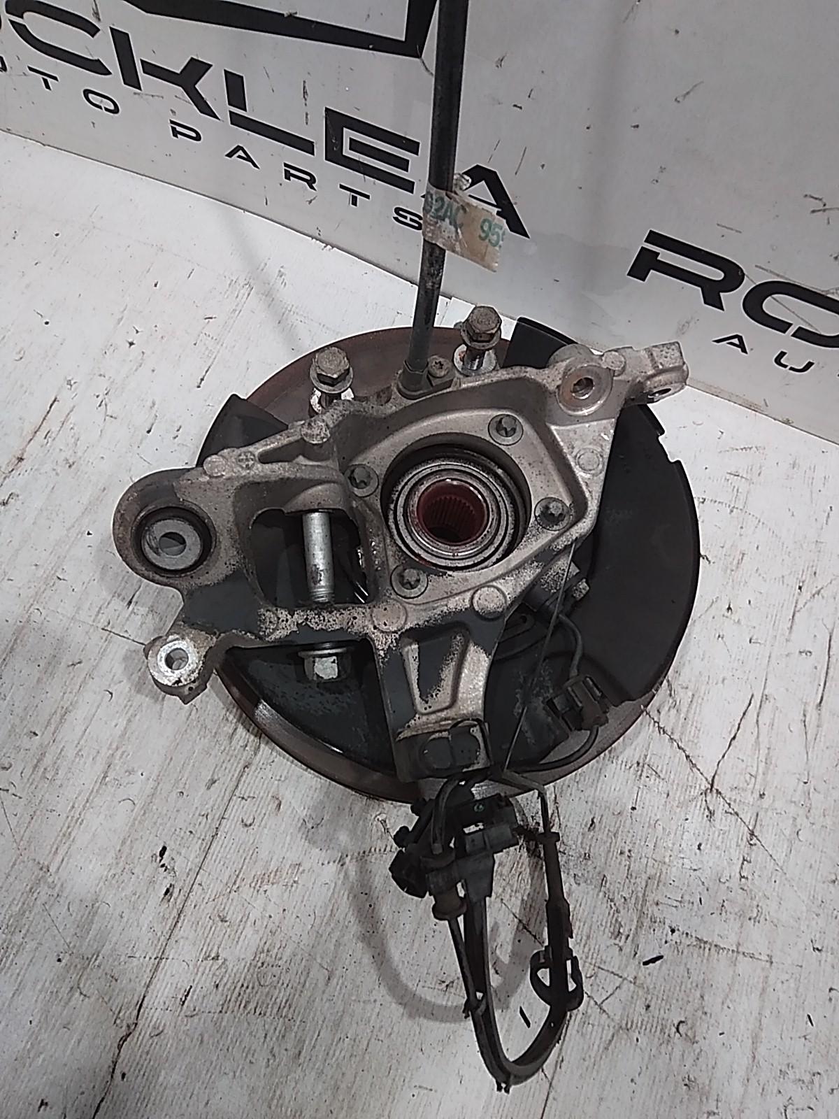 2013 Chrysler 300c Right Rear Hub Assembly View Auto part Right Rear Hub Assembly Chrysler 300c 2013