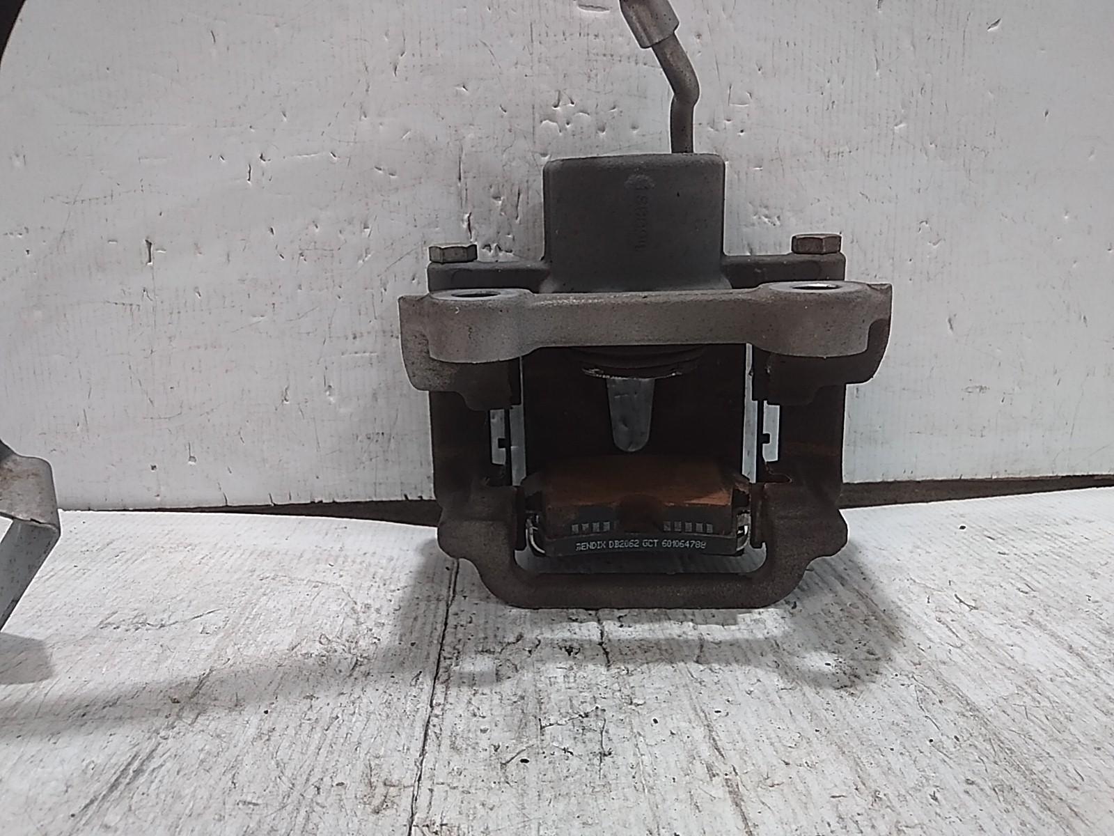 2013 Chrysler 300c Caliper View Auto part Caliper Chrysler 300c 2013