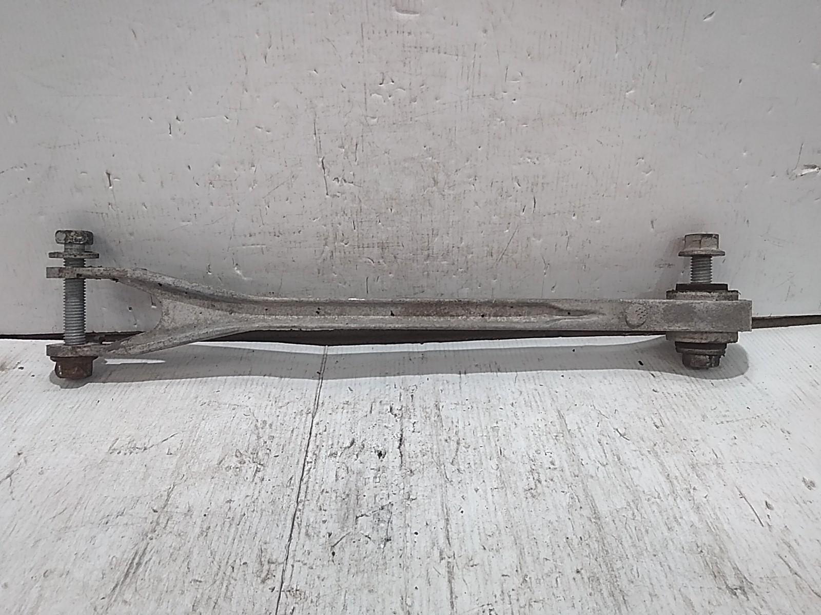 View Auto part Right Rear Trailing Arm Chrysler 300c 2013