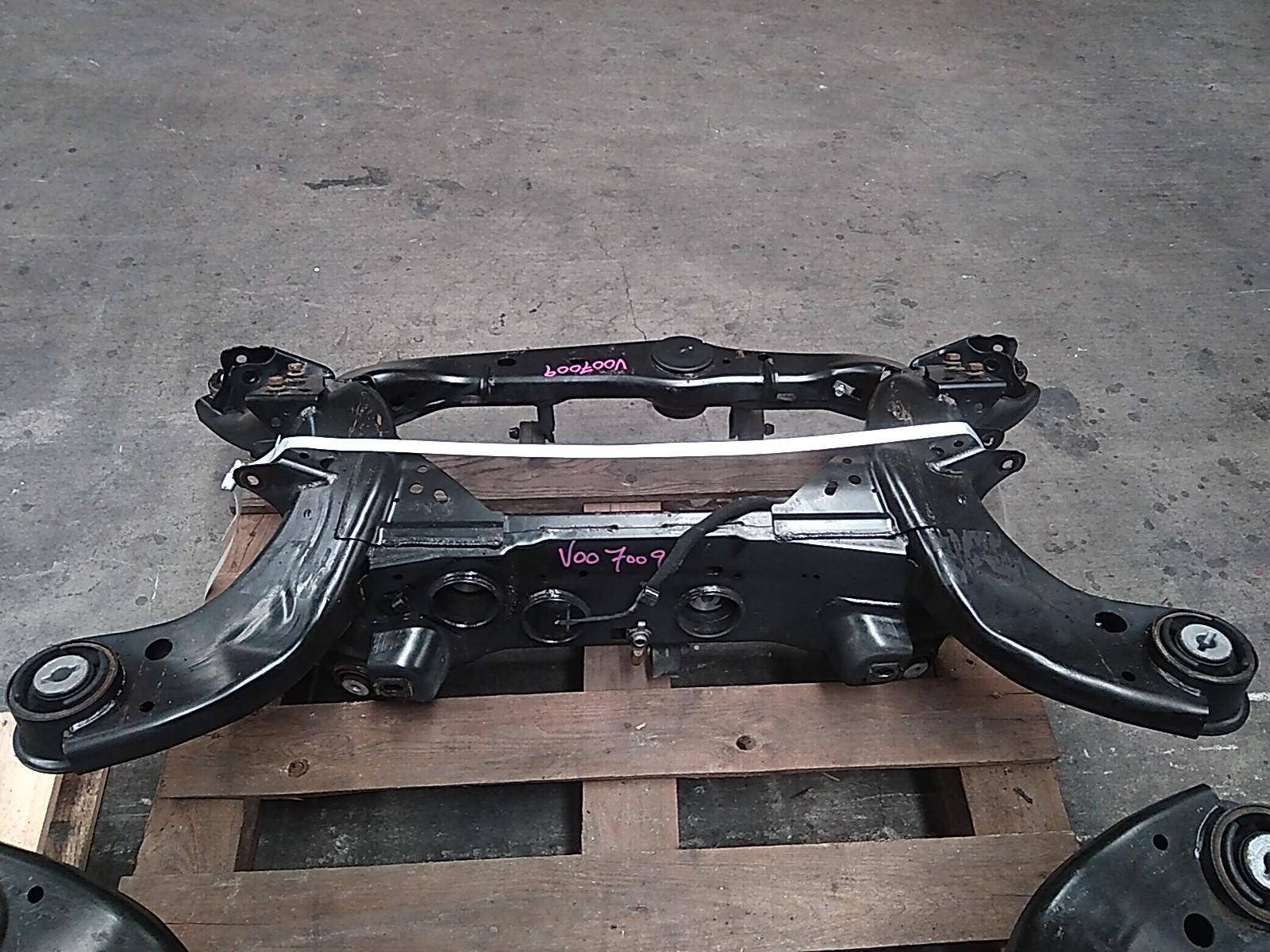 View Auto part R Beam/Cradle/Xmembr Chrysler 300c 2013