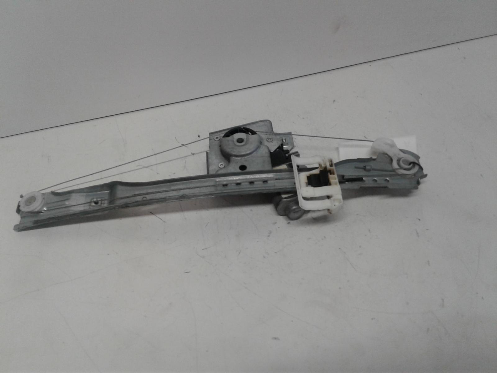 2013 Mazda 3 Right Rear Wnd Reg/Motor View Auto part Right Rear Wnd Reg/Motor Mazda 3 2013