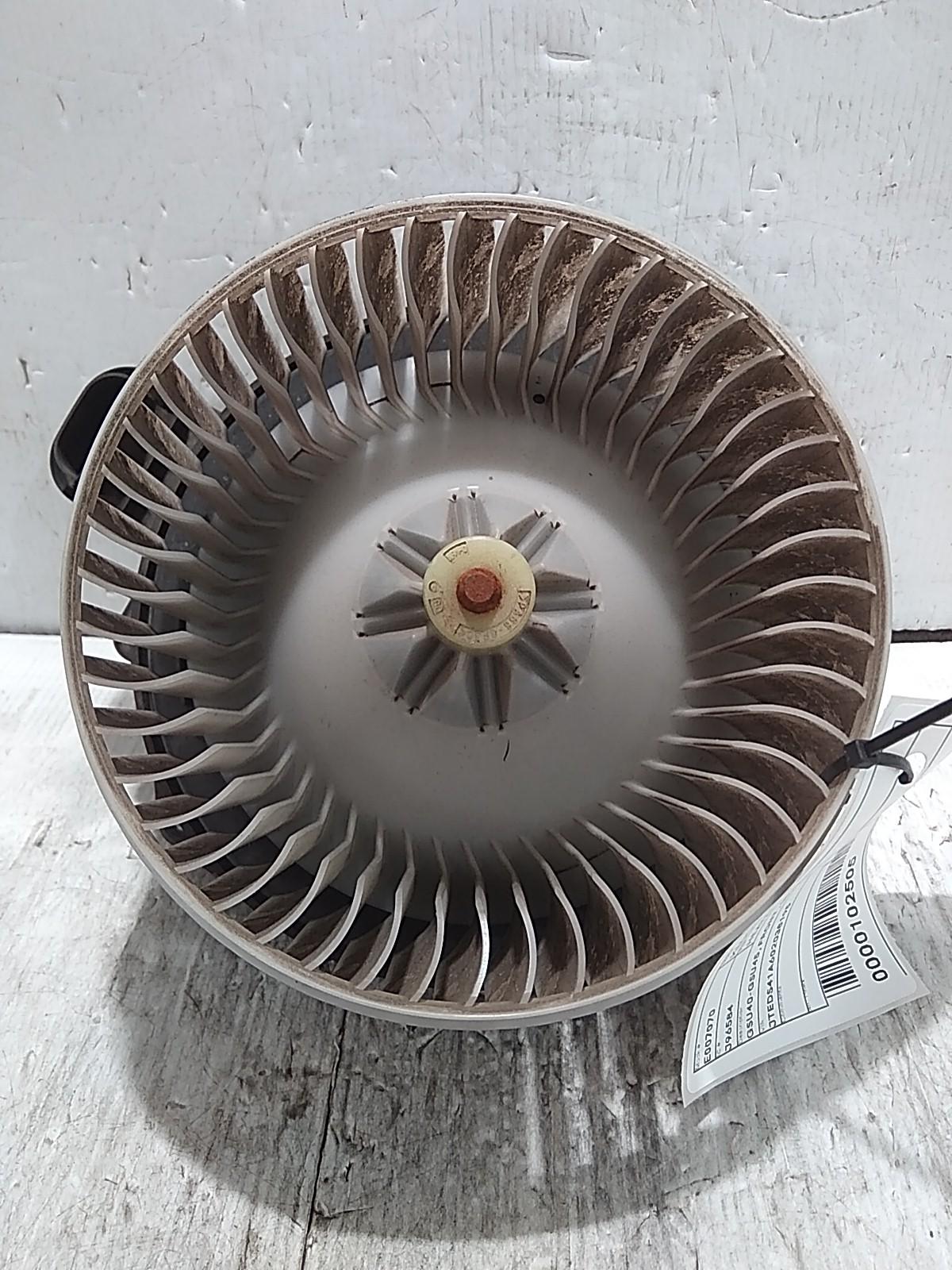View Auto part Heater Fan Motor Toyota Kluger 2008