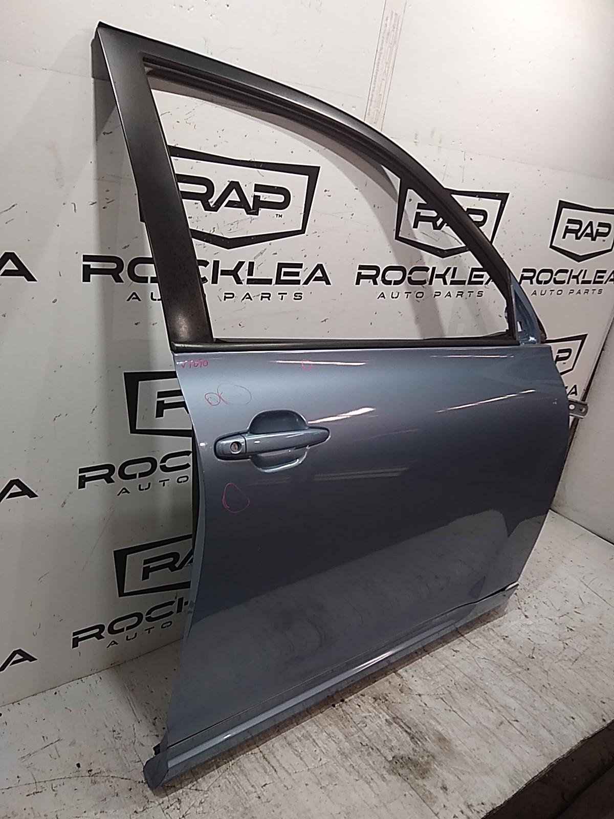View Auto part Right Front Door Toyota Kluger 2008