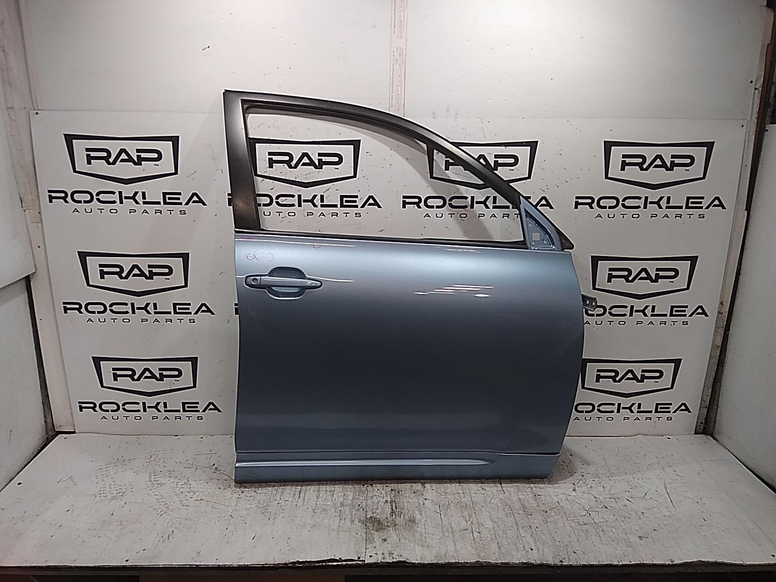 View Auto part Right Front Door Toyota Kluger 2008